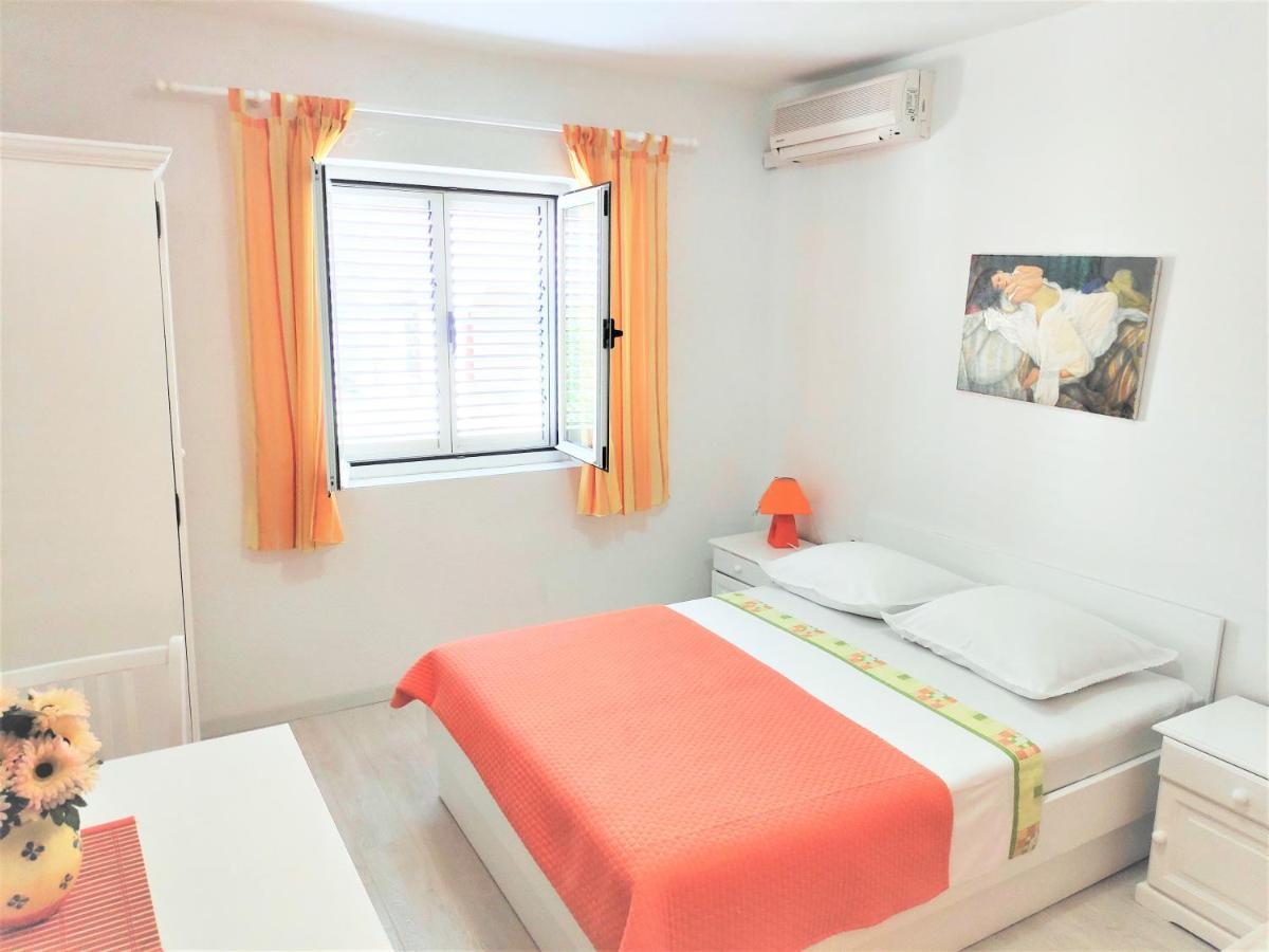 Apartments Vekic Makarska Exterior foto