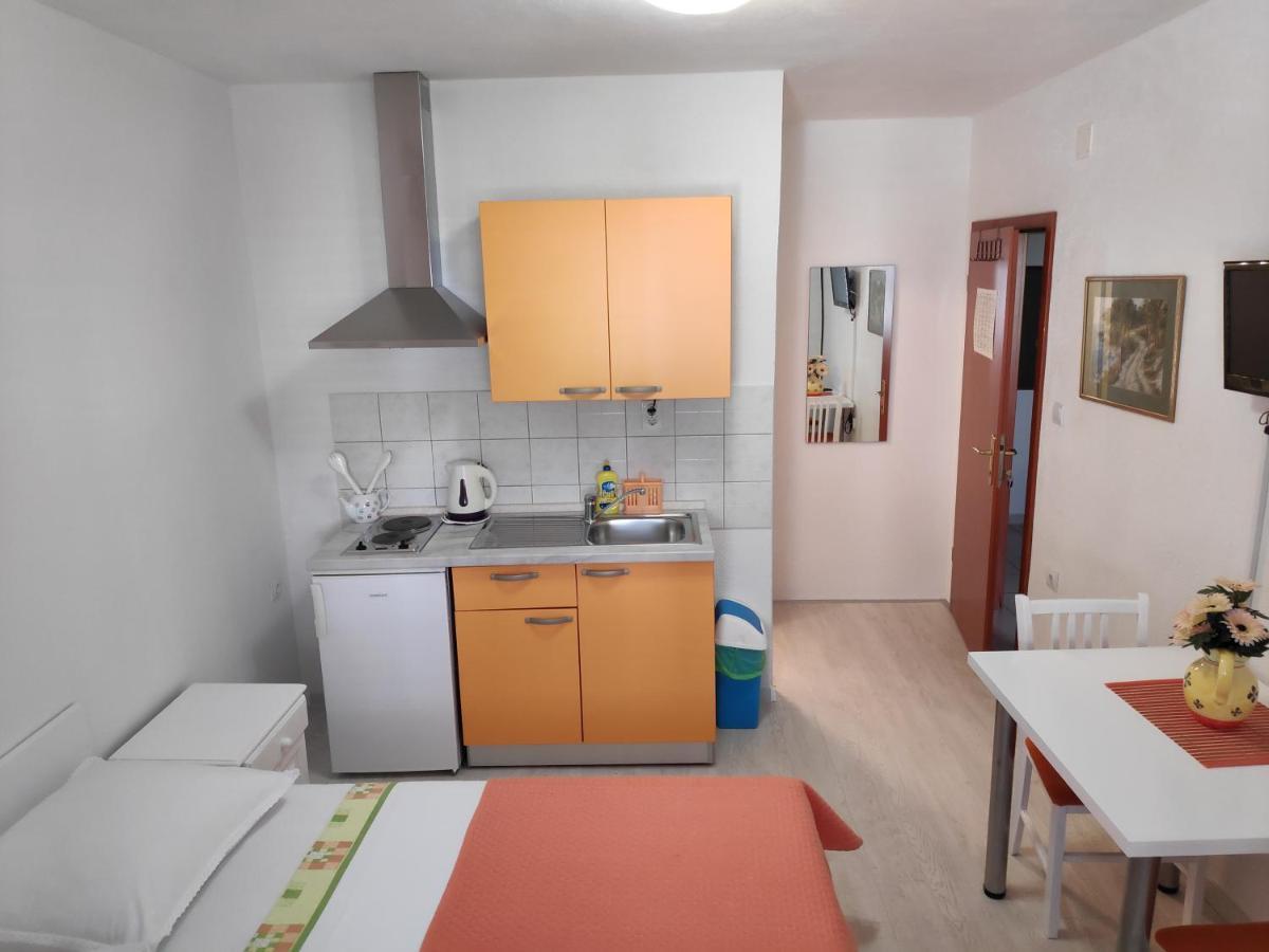 Apartments Vekic Makarska Exterior foto