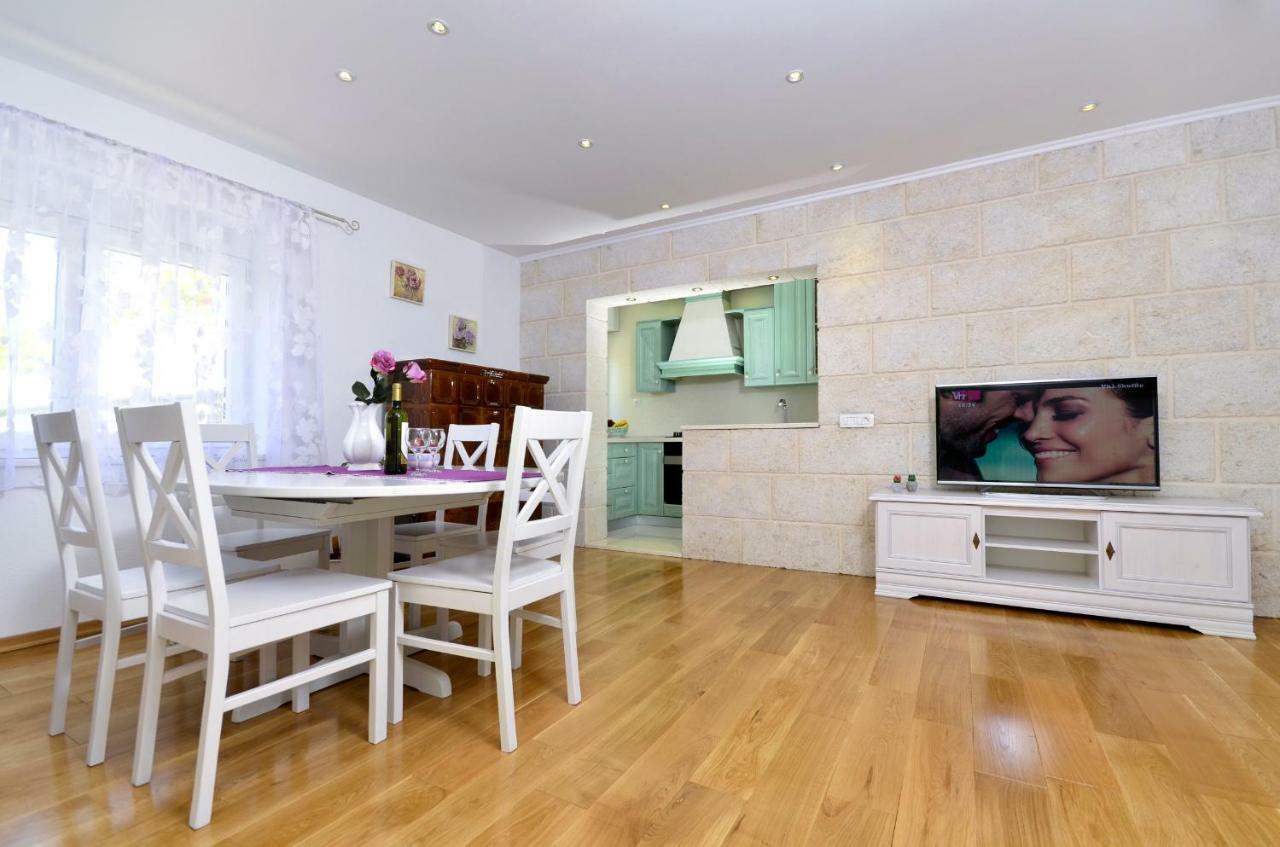 Apartments Vekic Makarska Exterior foto