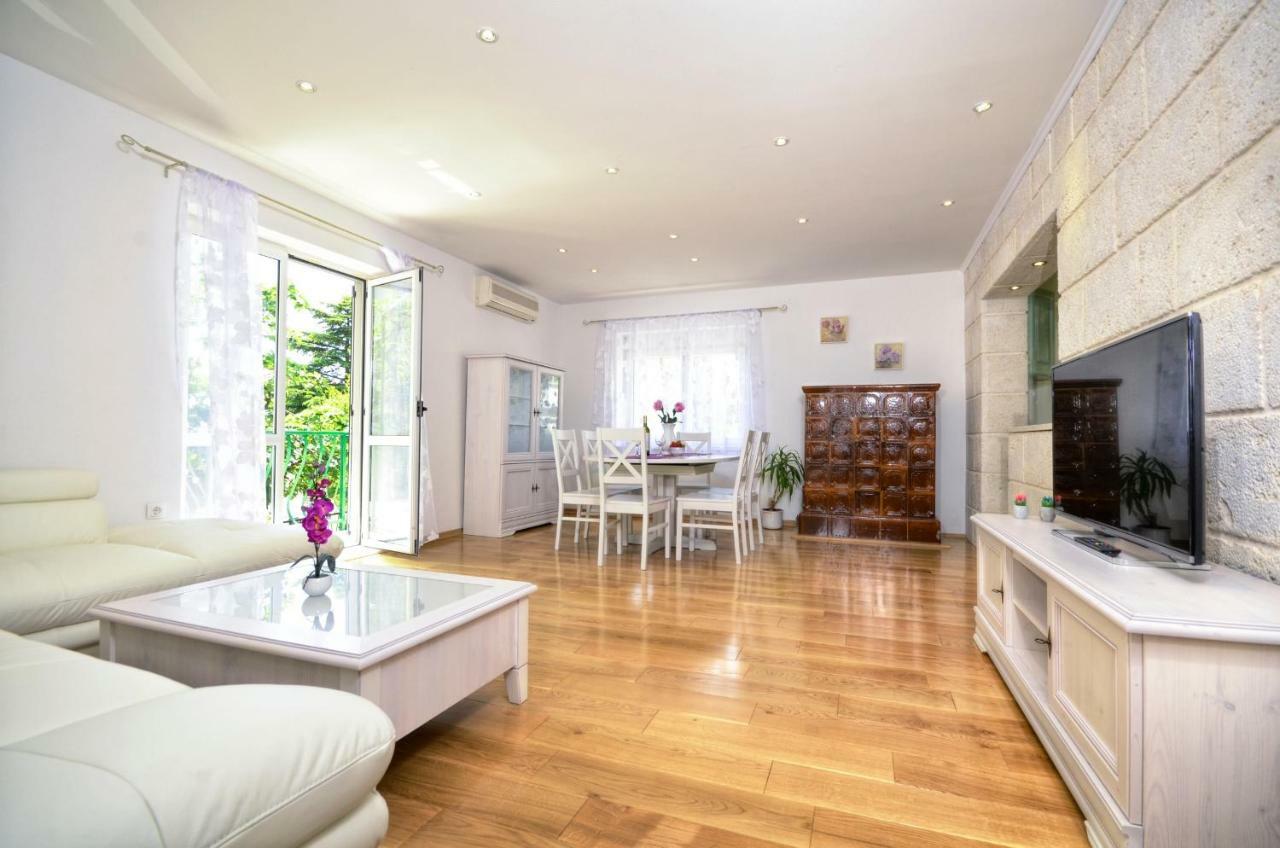 Apartments Vekic Makarska Exterior foto