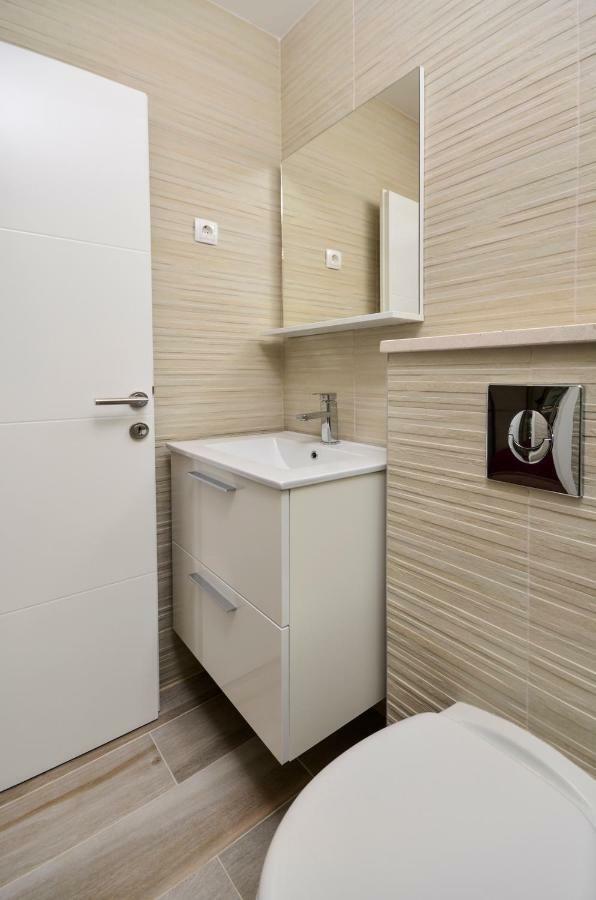 Apartments Vekic Makarska Exterior foto