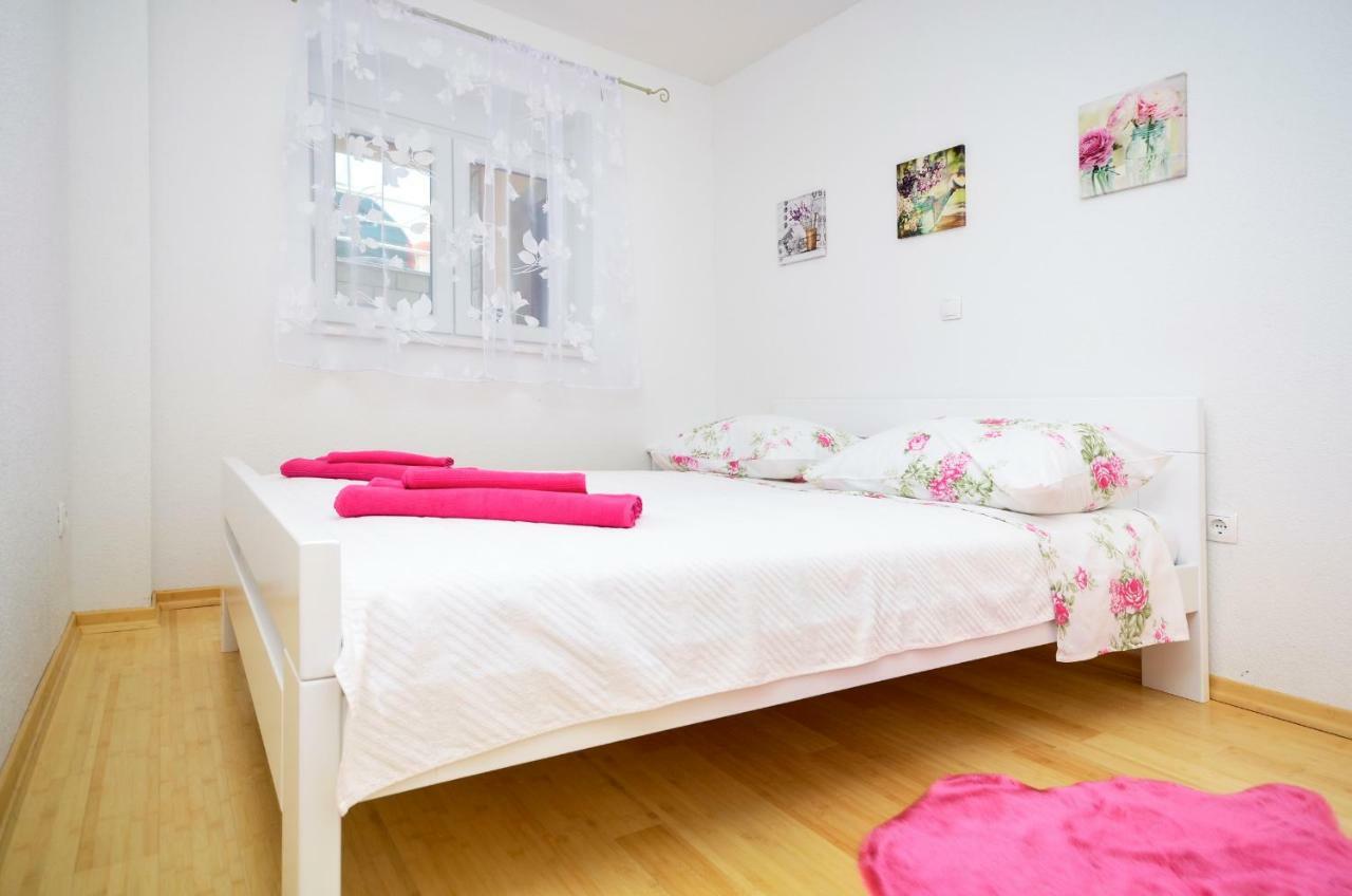 Apartments Vekic Makarska Exterior foto