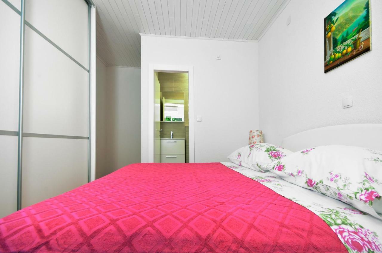 Apartments Vekic Makarska Exterior foto