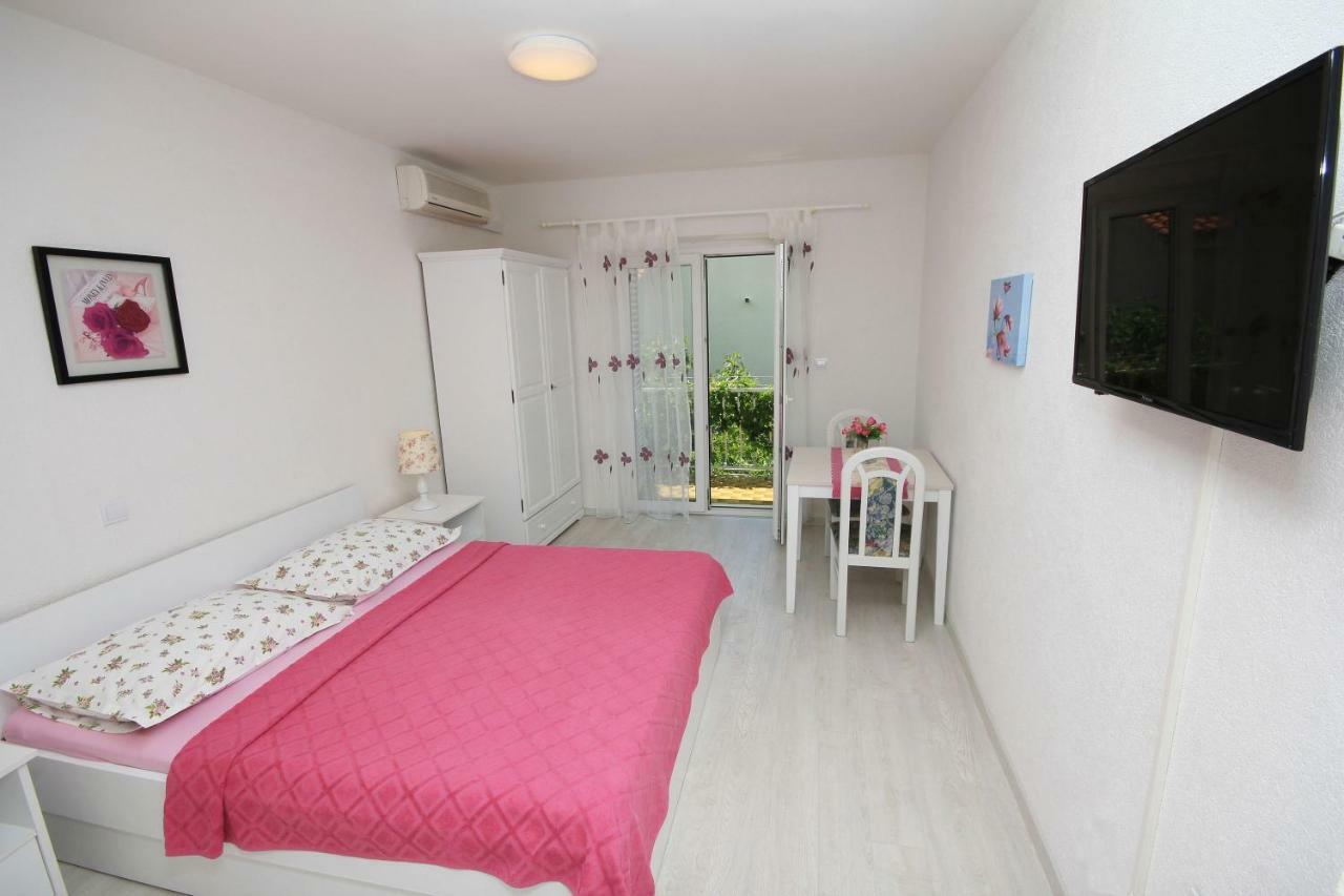 Apartments Vekic Makarska Exterior foto