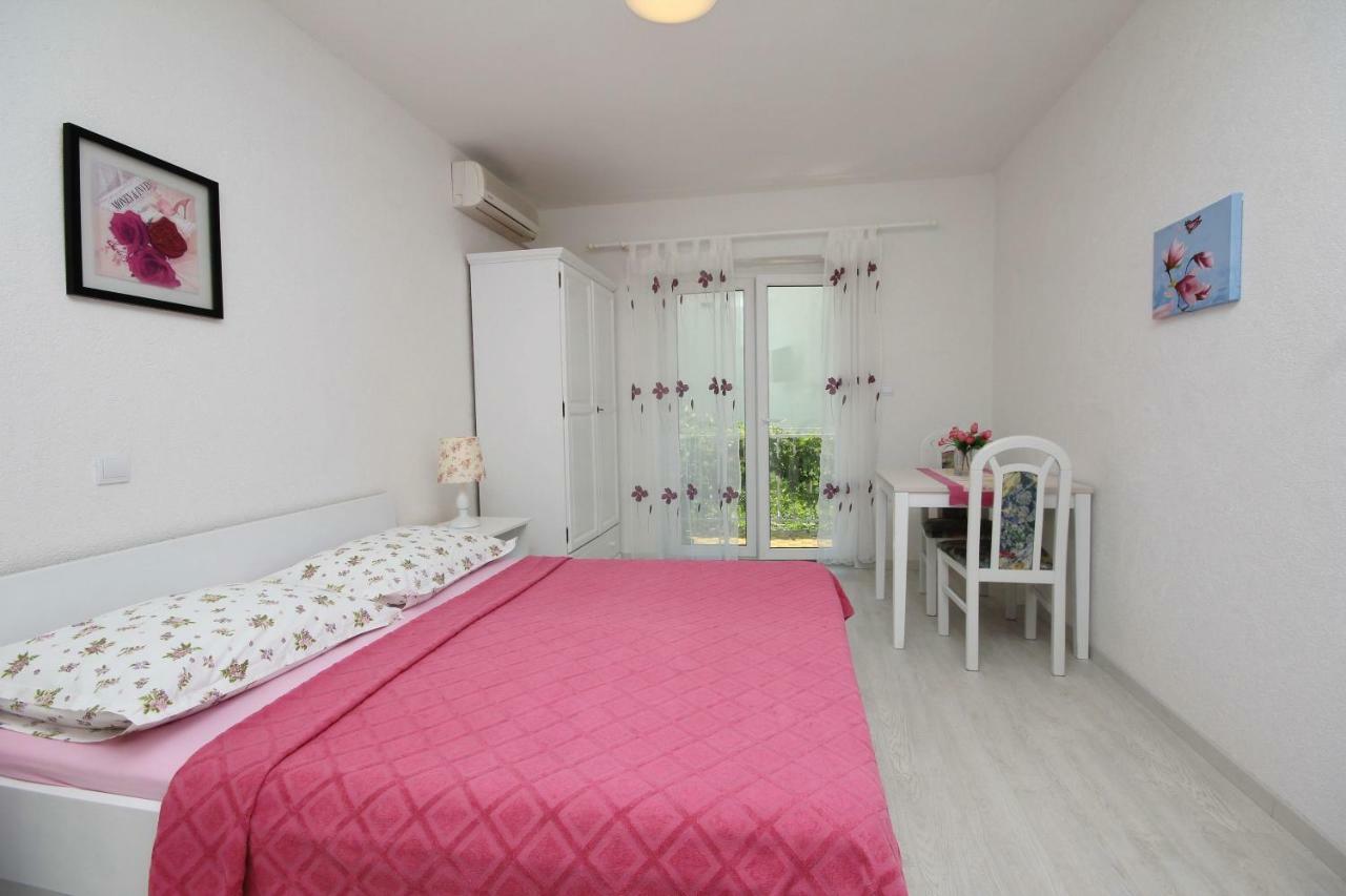 Apartments Vekic Makarska Exterior foto